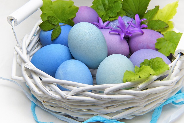 Vuoi realizzare biglietti di Pasqua fai-da-te? Ecco tutti i consigli