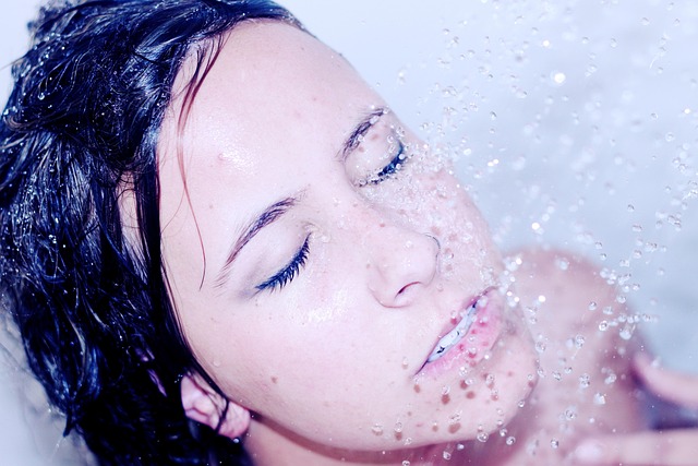 Cosa fare se il box doccia perde acqua da sotto? Soluzioni fai da te