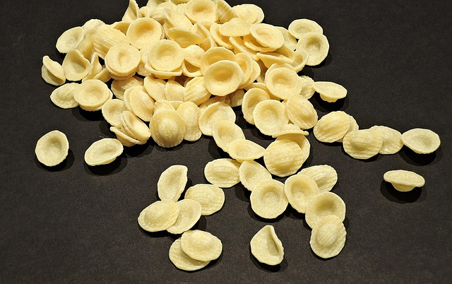 Dove si trova la strada delle orecchiette a Bari?
