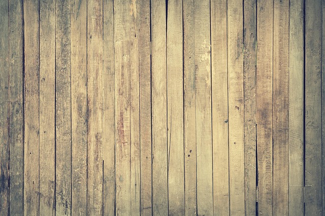 Come verniciare un balcone in ferro o legno e farlo durare più a lungo Come verniciare un balcone in ferro o legno e farlo durare più a lungo