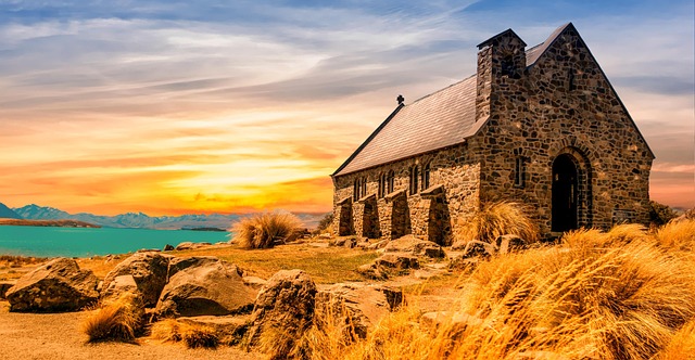 La chiesa in Sardegna arroccata in mezzo a un lago, San Sebastiano a Isili